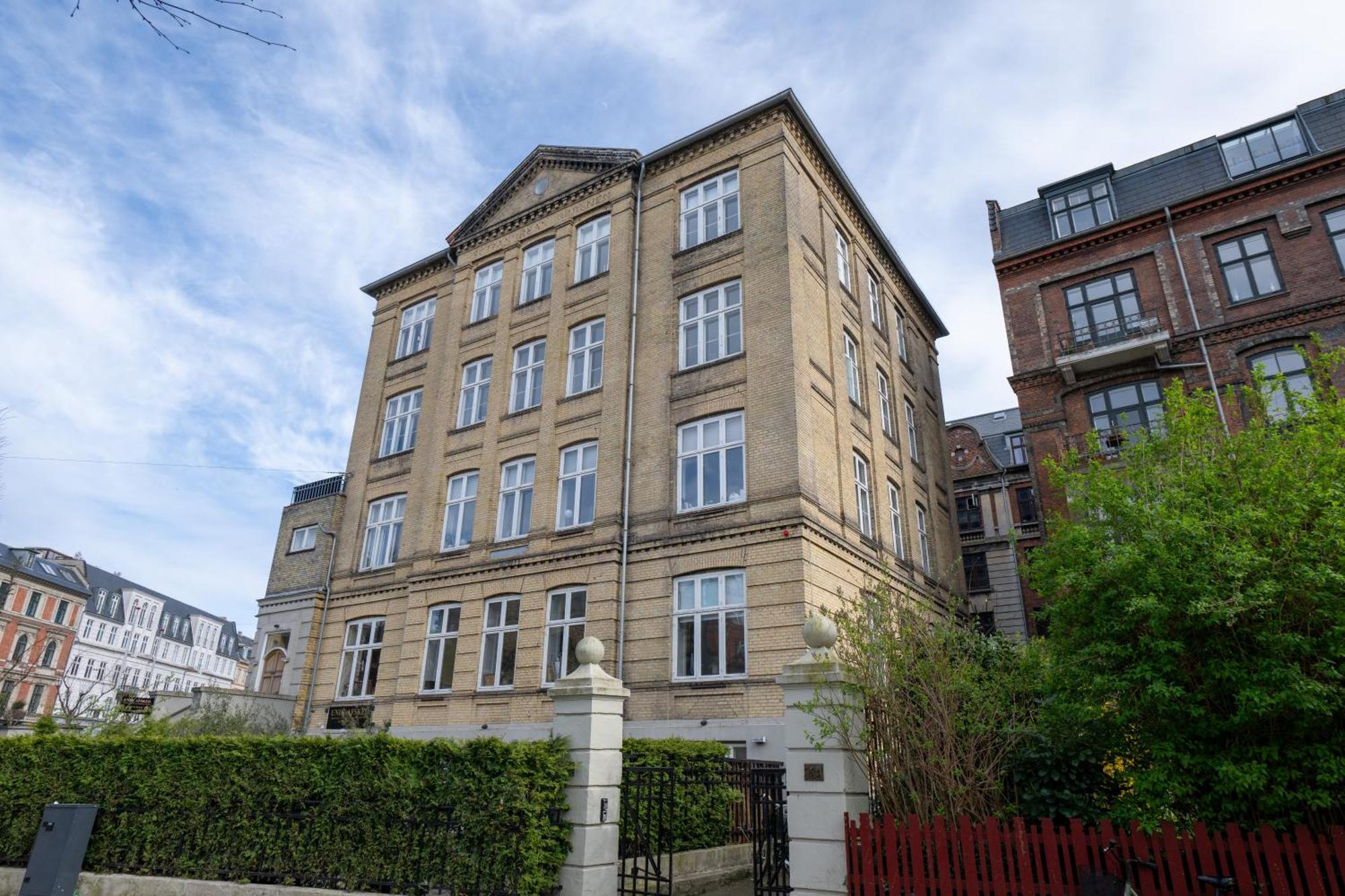 Appartement Unique 3 Bedroom In Vibrant Frederiksberg *