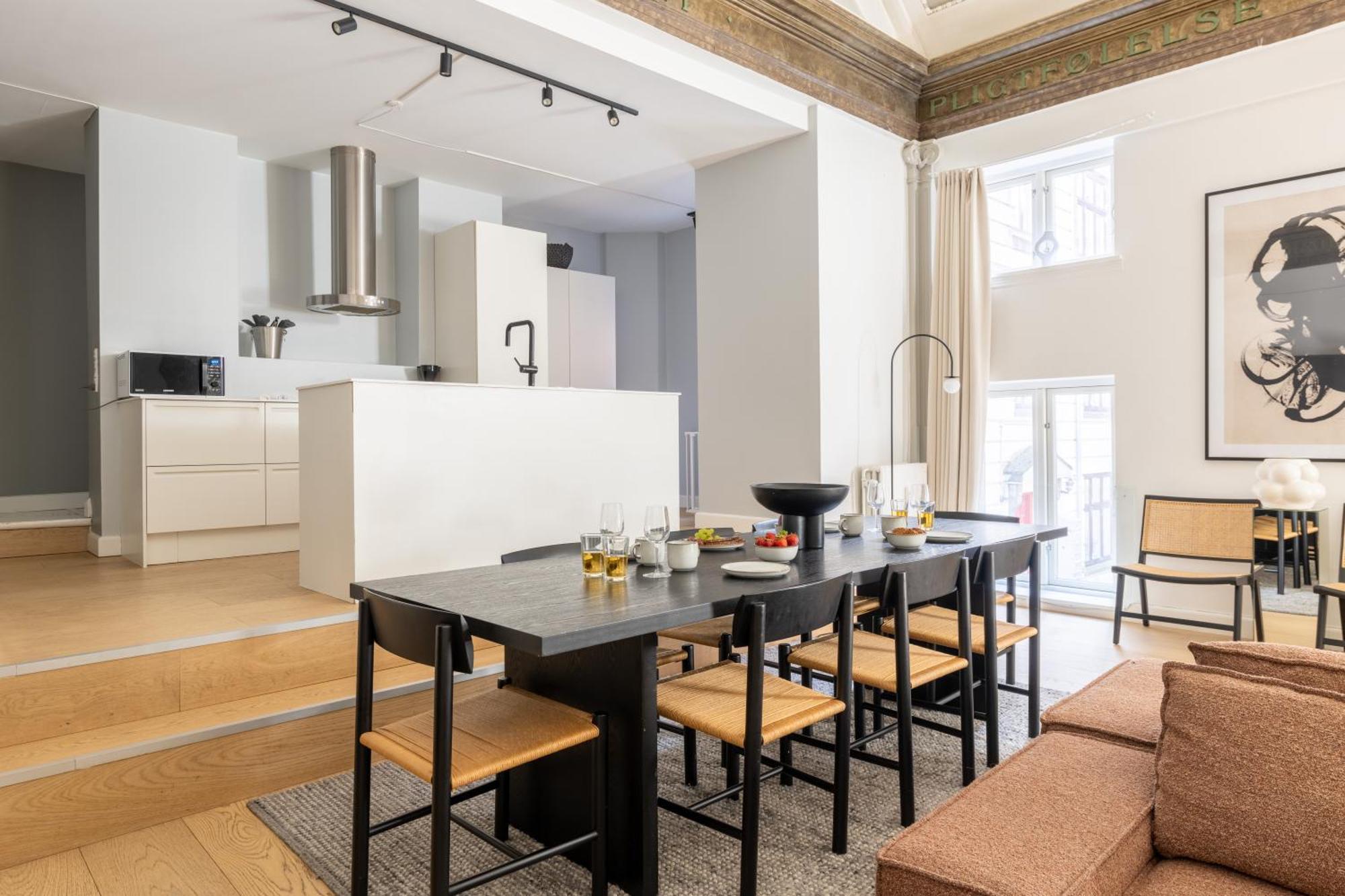 Unique 3 Bedroom In Vibrant Frederiksberg