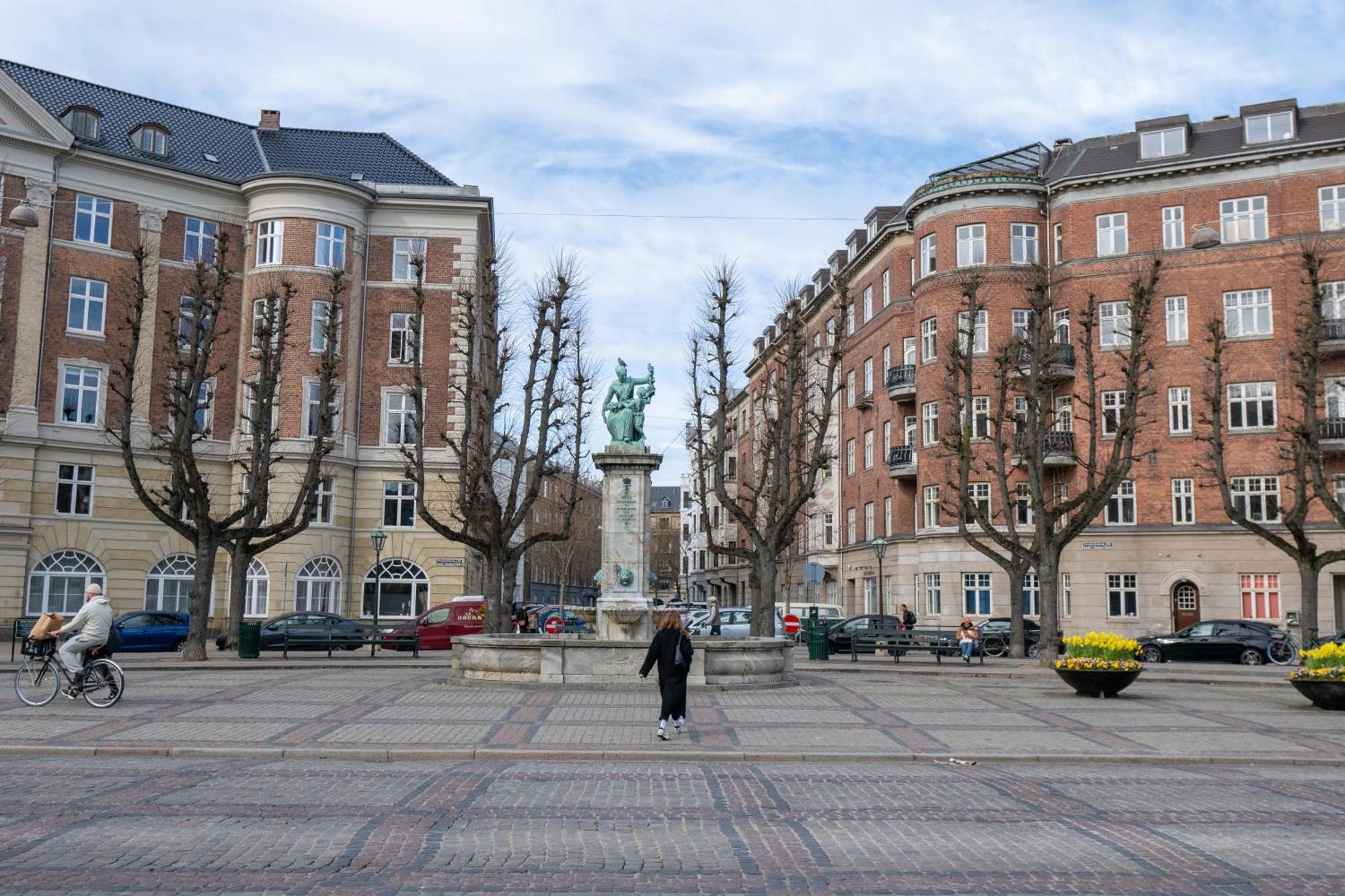 Appartement Unique 3 Bedroom In Vibrant Frederiksberg *